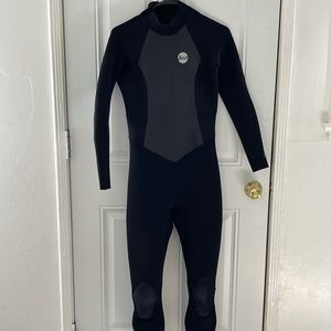 Women's XCEL 3/2mm Wetsuit Size 8